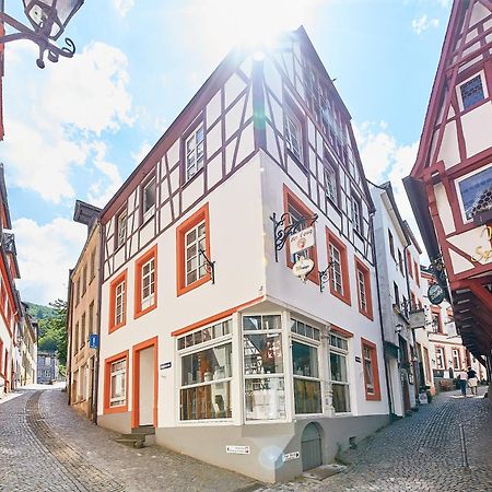 Fachwerkperle Am Historischen Marktplatz Bernkastel-Kues Exteriör bild